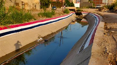 وكيل تعليم الغربية يكرم مدرسا: رسم علم مصر على الترع المبطنة بطنطا 