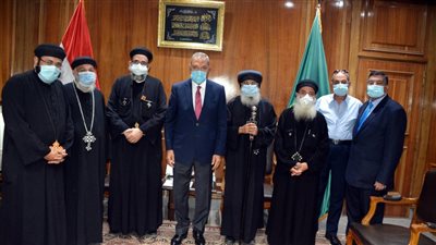 محافظ القليوبية يستقبل أسقف بنها وقويسنا لتقديم التهنئة بعيد الفطر المبارك (صور) 