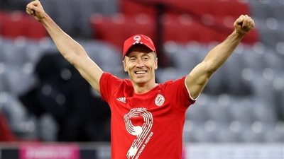 رومينيجه عن ليفاندوفسكي: من سيبيع لاعبًا يسجل 60 هدفًا في الموسم؟