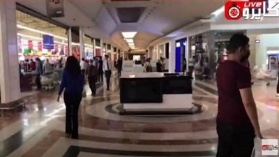 كارفور المعادي يخالف قرارات الحكومة ويفتح أبوابه للجمهور بعد 9 مساءً