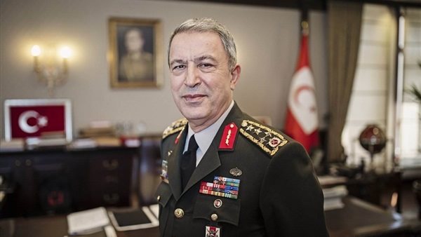 خلوصي آكار وزير الدفاع