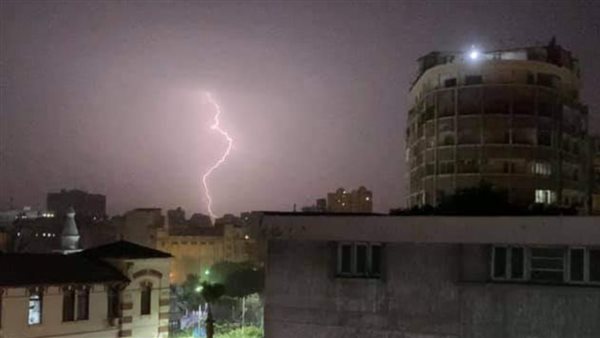 لقطة برق بسماء الإسكندرية