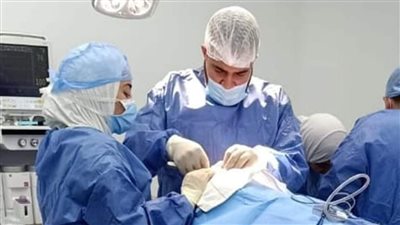 نجاح عملية تعويض جزء مفقود من عظام الجمجمة بشبكة معدنية لمريض يمني بالتأمين الصحي الشامل ببورسعيد