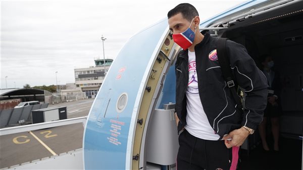 وصول لاعبي باريس