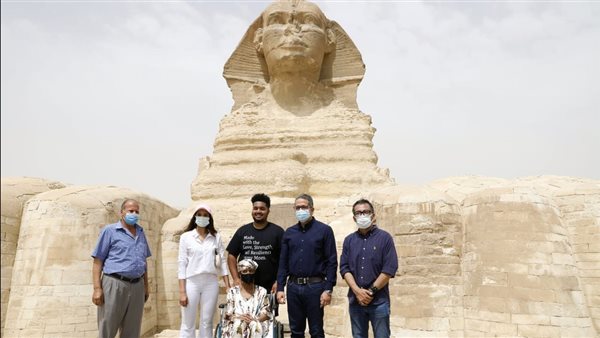 لقاء وزير الآثار