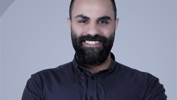 الدكتور أحمد الغريب