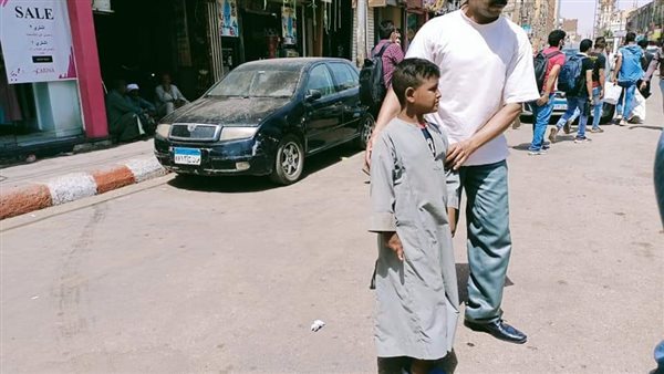 ضبط طفل متسول بقنا