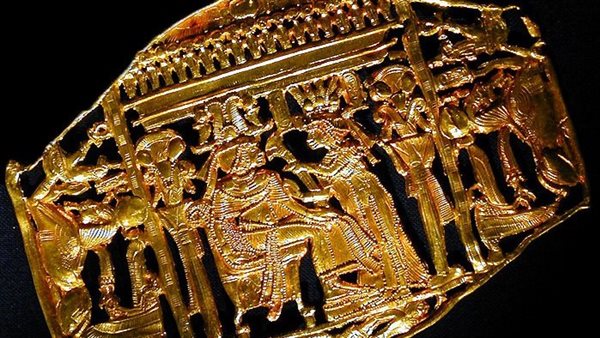  دبوس الملك توت عنخ