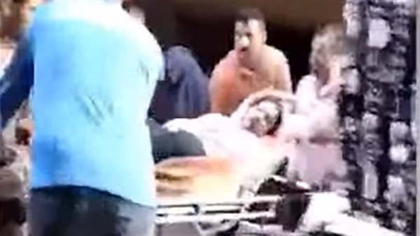 الطفلة أثناء نقلها