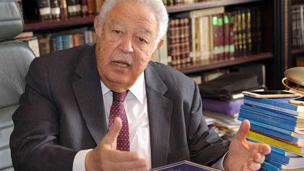 رجائي عطية نقيب المحامين