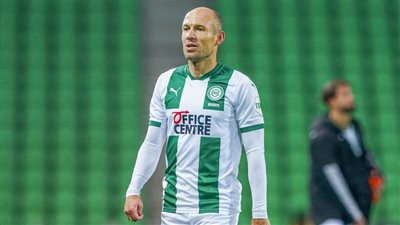 حساب كأس العالم يتغنى بالهولندي روبن بعد اعتزاله كرة القدم