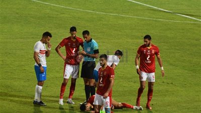 الأمن يتدخل لفض الاشتباك بين جمهوري الأهلي والزمالك (فيديو)