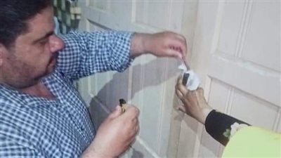 غلق وتشميع 8 محلات و3 مقاه بدمياط