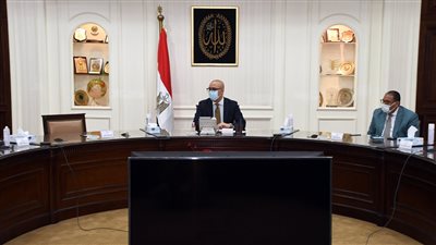 وزير الإسكان يتابع تنفيذ وحدات الإسكان بالمبادرة الرئاسية 