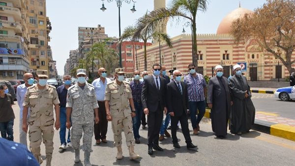 محافظ بورسعيد بجنازة