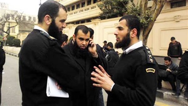 الضباط الملتحون