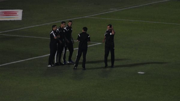 حكام مباراة القمة