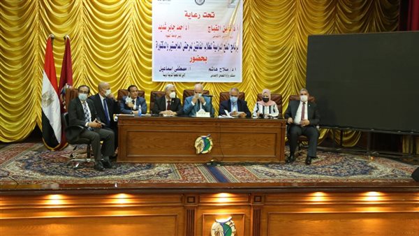 رئيس جامعة الفيوم