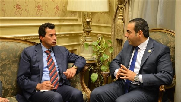 وزير الرياضة ومحمود