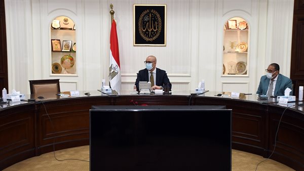 وزير الإسكان 