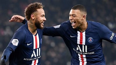 نيمار: أحلم بالفوز بدوري أبطال أوروبا وكأس العالم