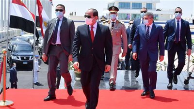 السيسي يفتتح عددًا من المشروعات التنموية التابعة لقناة السويس
