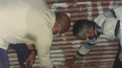 تشميع 3 محال تجارية لمخالفة قرار الغلق بالفيوم (صور)