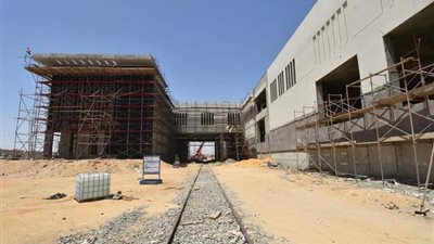 التشغيل التجريبي أغسطس المقبل.. تعرف على أبرز المعلومات عن القطار الكهربائي الخفيف (صور)