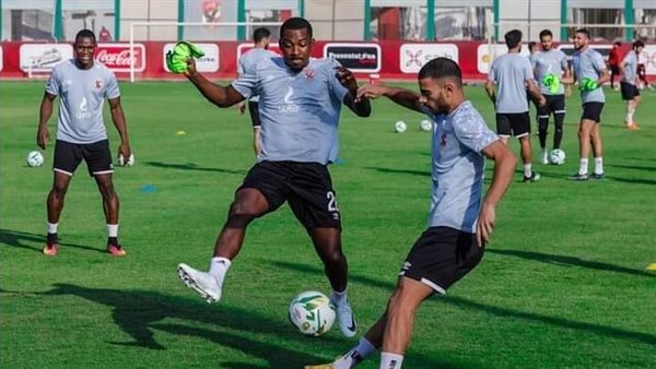 أجايي في مران الأهلي