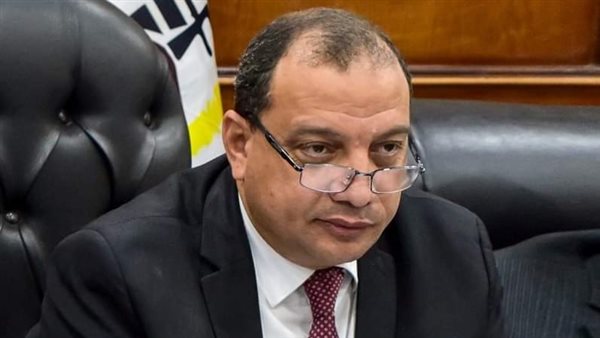 الدكتور منصور حسن