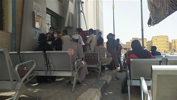 تزاحم المواطنين على