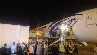 بعد قليل.. مطار القاهرة الدولي يستقبل أكبر شحنة من لقاحات كورونا