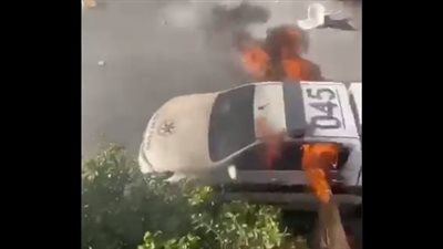 احتراق سيارتين لشرطة الاحتلال الإسرائيلي في بلدة كفر قاسم (فيديو)