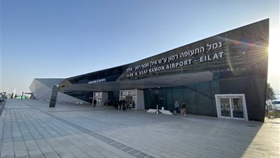 ارتفاع عدد مصابي استهداف مطار رامون الإسرائيلي بطائرة مسيرة يمنية إلى 8