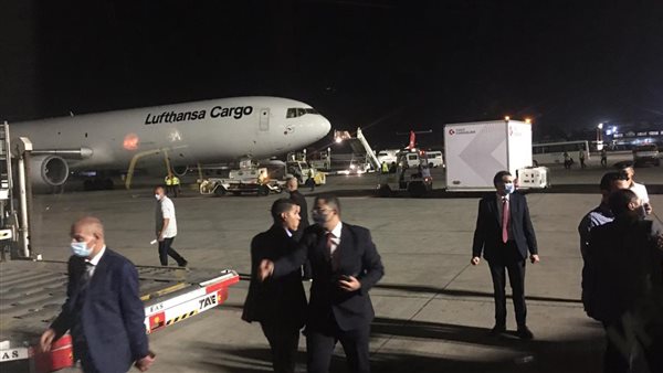 وصول أكبر شحنة للقاحات