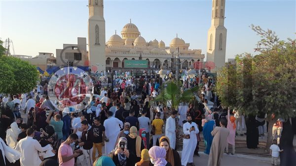 جانب من تجمعات المواطنين