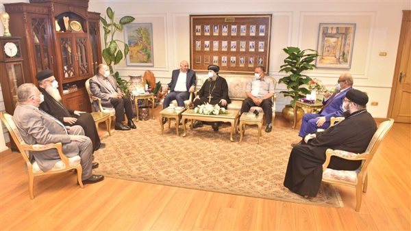 محافظ أسيوط يستقبل