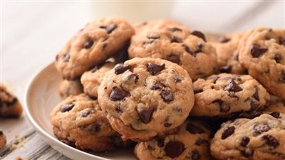 طريقة عمل الكوكيز بالسكر البني.. حلويات العيد