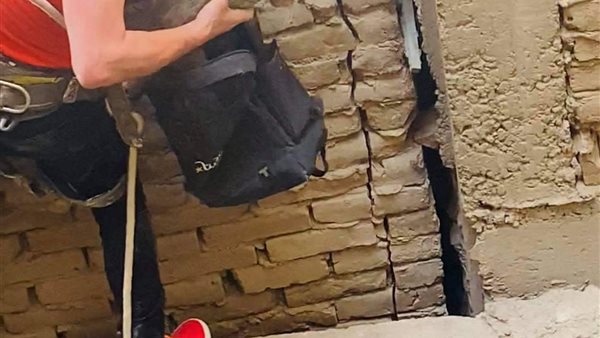 أحمد ينقذ قط 