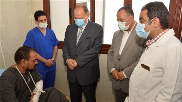محافظ أسيوط يزورالمستشفيات