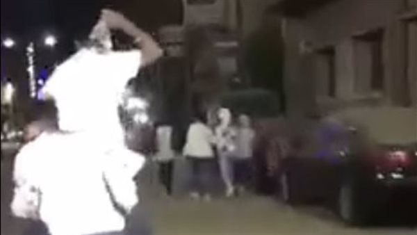 تعدي شباب على المواطنين