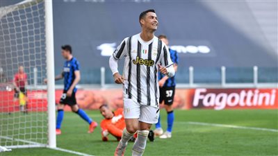 الشوط الأول.. يوفنتوس يتقدم على إنتر بثنائية 