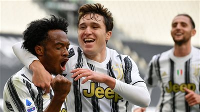 يوفنتوس يحقق انتصارًا مثيرًا أمام إنتر بثلاثية في الدوري الإيطالي
