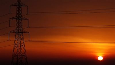 قطع الكهرباء 6 ساعات عن 3 قرى بالكامل لمدة 6 أيام متتالية بأسيوط 