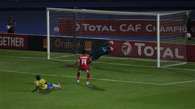 الأهلي يضع قدمًا في نصف نهائي دوري الأبطال بثنائية أمام صن داونز (صور)