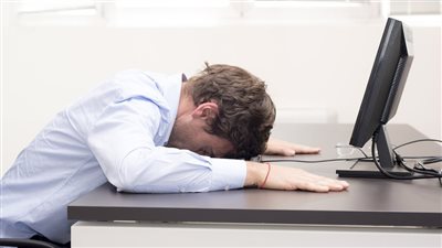 تعرف على التأثير السلبي لساعات العمل الطويلة على الصحة