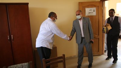 رئيس جامعة الأقصر يتابع سير العملية التعليمية عقب انتهاء إجازة عيد الفطر