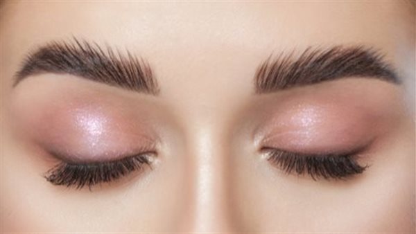  العناية بالرموش