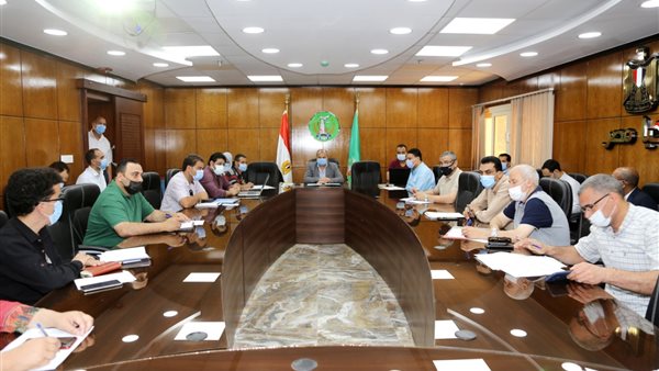 اجتماع القائمين على