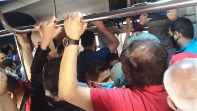 تأخير وسوء معاملة وزحام.. شكاوى من قطار خط 